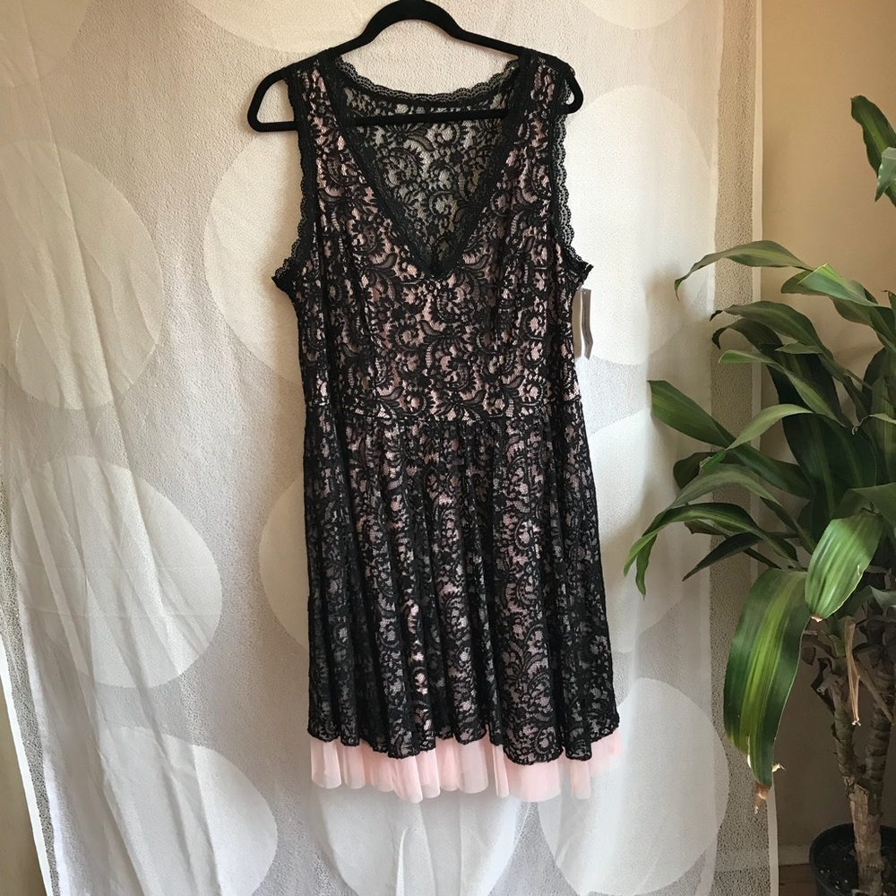 Trixxi Lace dressing